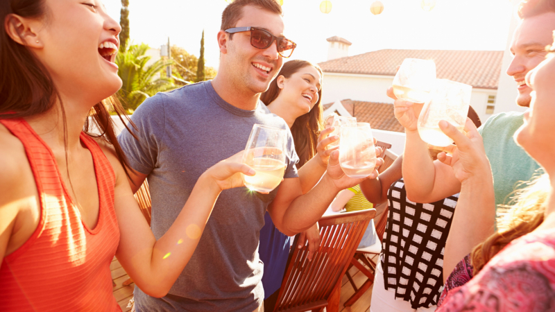 Защо американците могат да пият чак след 21-годишна възраст 