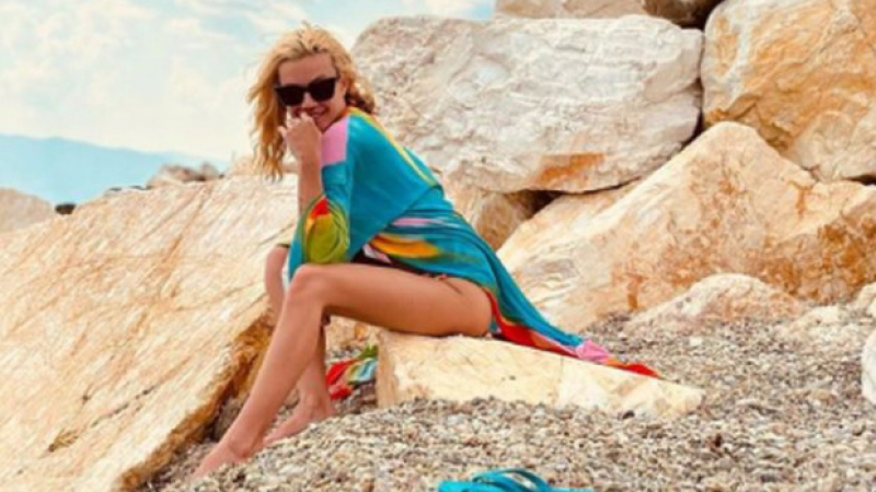 Мария Игнатова пак предизвика сърцебиене с тези СНИМКИ 18+ от плажа
