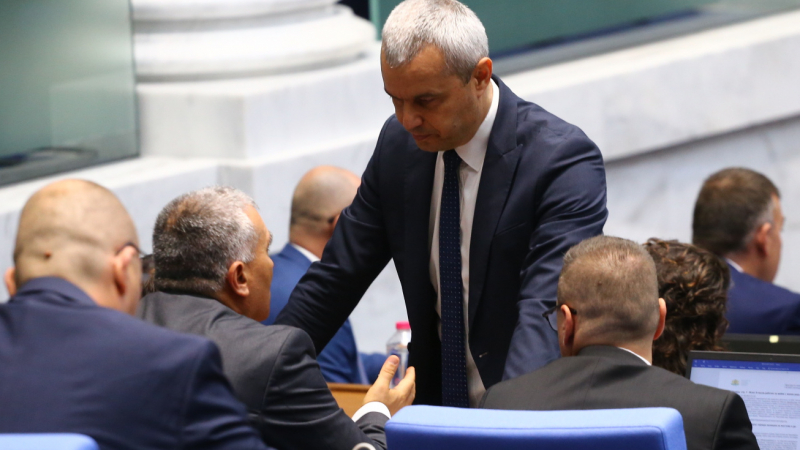 Костадинов коментира вота, отвърна на Борисов за "новата сглобка" и разконспирира Григорова