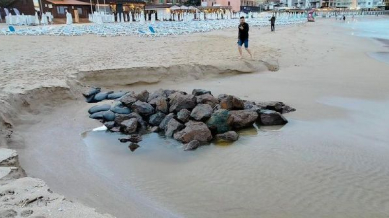 Екоинспектори казаха цялата истина за мръсните тайни на плаж "Хармани", които лъснаха след потопа 