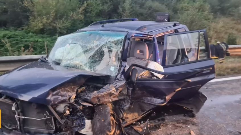 Тежка катастрофа в Ловешко заради шофьор без книжка, а в тревата до инцидента... ВИДЕО