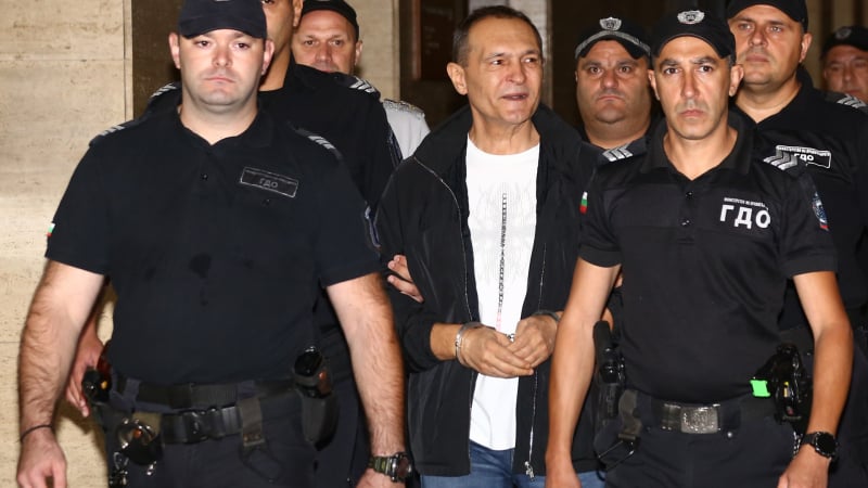 Божков си уредил известен бандит за прислуга и охранител по време на престоя в затвора 