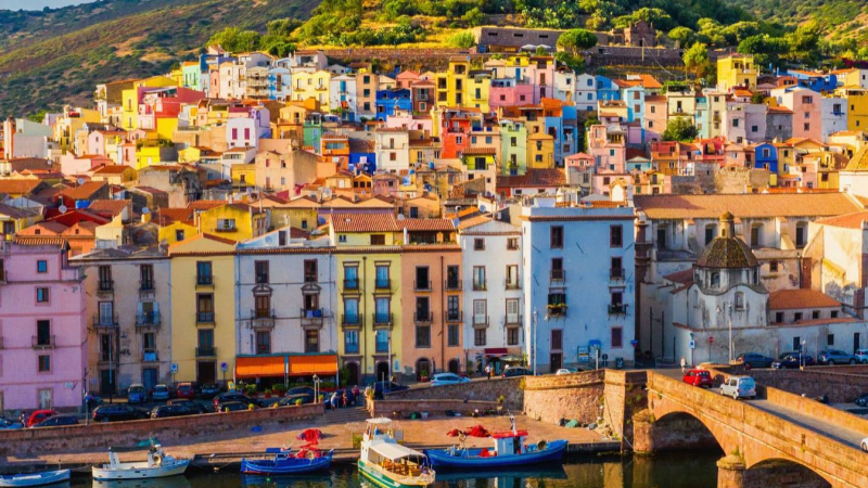 Красиво италианско село ви кани да заживеете в него напълно безплатно