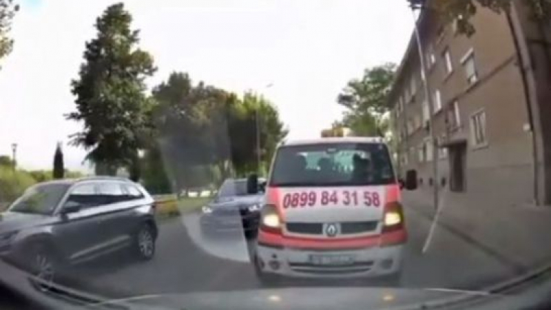Пловдивчани гледат и не вярват на очите си, какви ги свърши този шофьор на "Пътна помощ" ВИДЕО