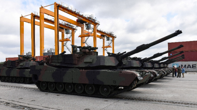 До победа: Нови американски танкове "Ейбрамс" пристигнаха в Украйна