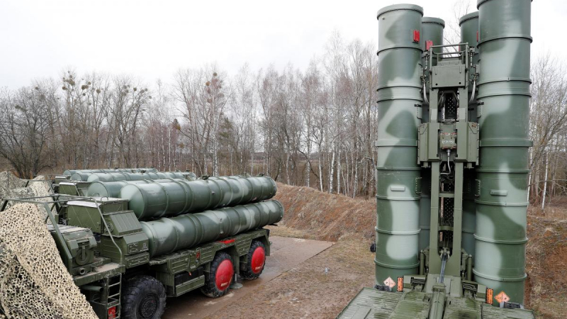 Украински експерти оцениха новата руска ракета ЗРК С-400 за удари по наземни цели 