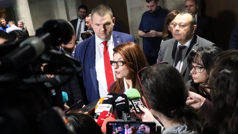 Поканиха Пеевски и Десислава Атанасова на Съвета по сигурността