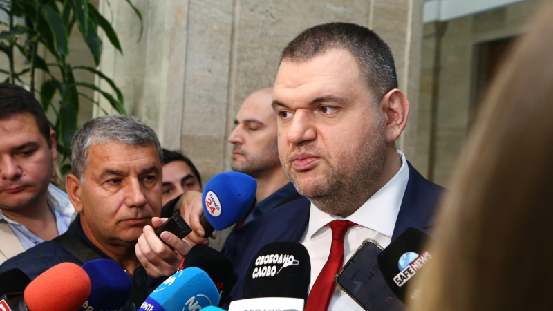 Делян Пеевски: Премиерът незабавно да направи необходимото да прибере невредими българските граждани