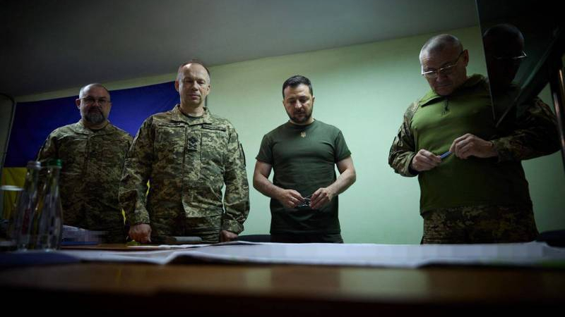 Генерал от ВСУ докладва на Зеленски: Потенциалът за настъпление е изчерпан