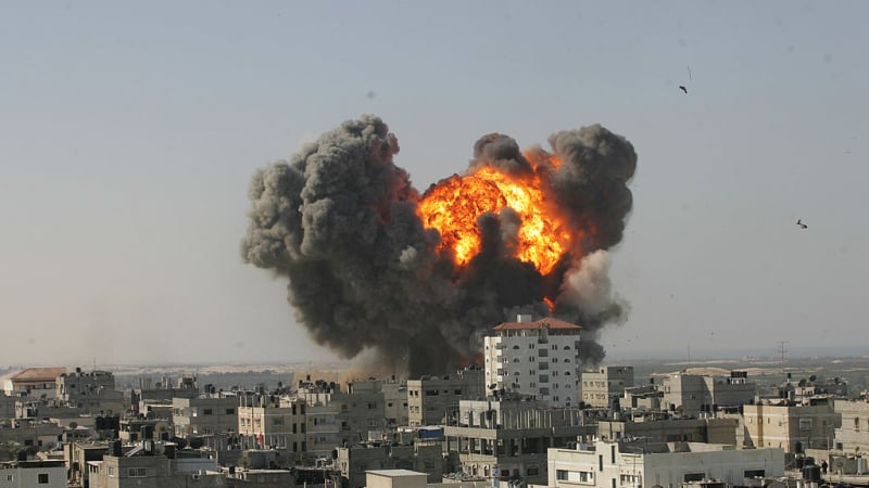 Хамас с жесток удар по Израел преди минути, кървав ад и дъжд от ракети се стовариха върху Тел Авив