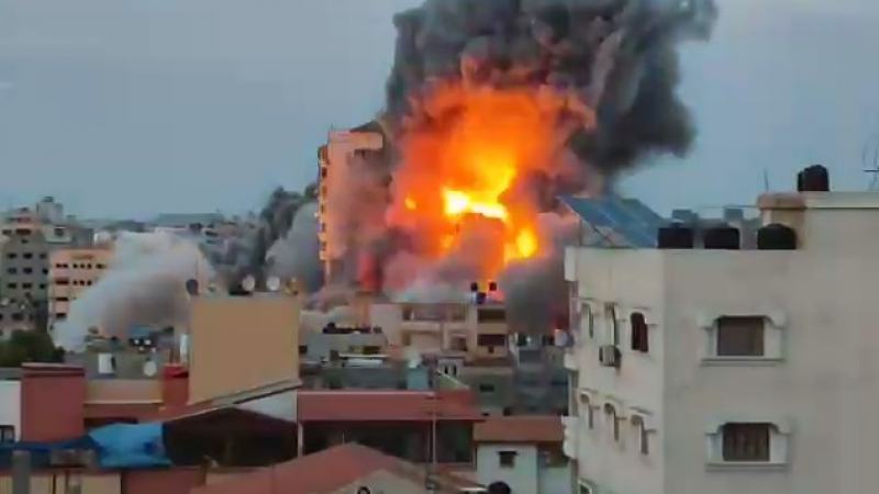 ВИДЕО от войната: Израел нанася удари по цели в Газа и на границата с Ливан