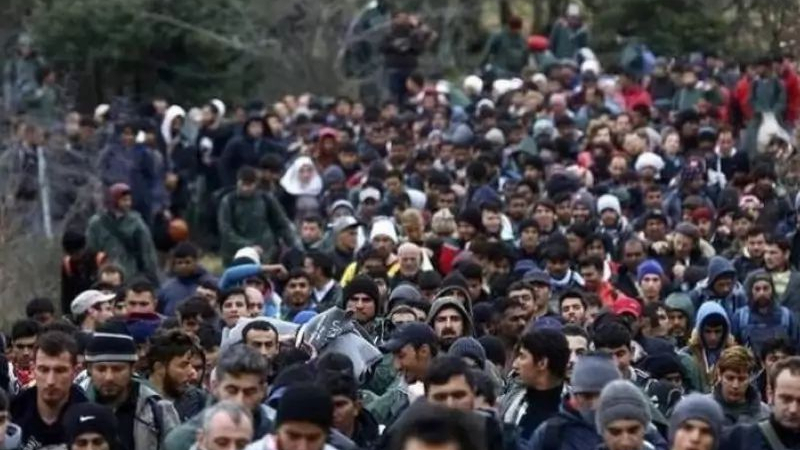 Става страшно: Голяма миграционна вълна ще удави България