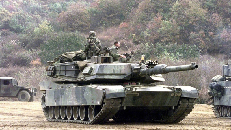 Руските танкисти откачиха: Американските Abrams пристигат!