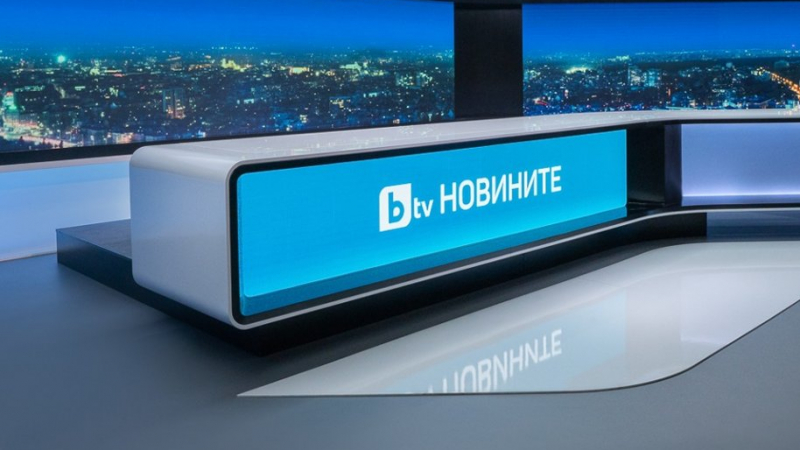 Разбра се коя чаровна брюнетка сяда в стола на Хекимян в bTV СНИМКА