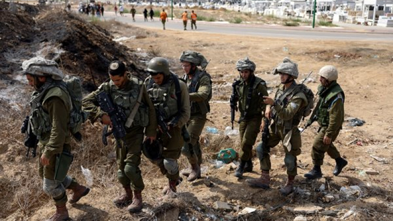 Bloomberg: Израел промени плана си за сухопътна операция в Газа