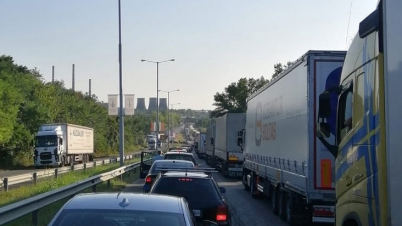 Това е причината за мъките на куп шофьори на "Дунав мост" 
