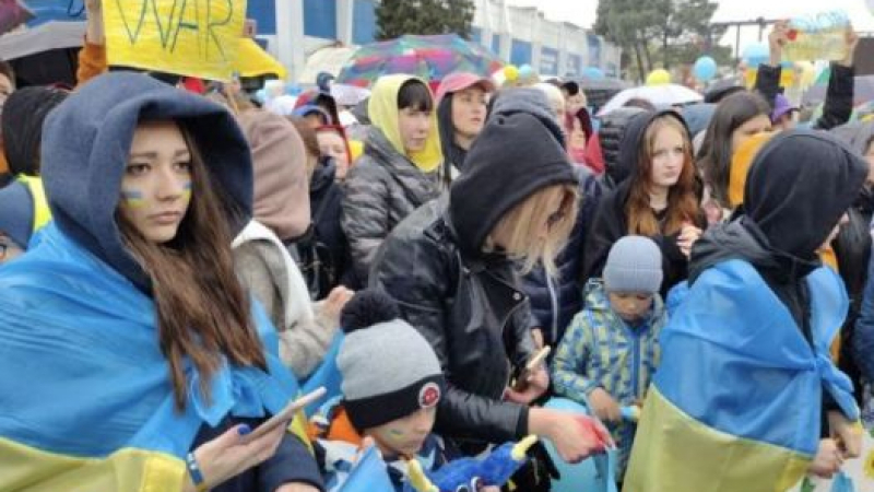 Германия посече украинските бежанци, спря им кранчето и ги прати да…