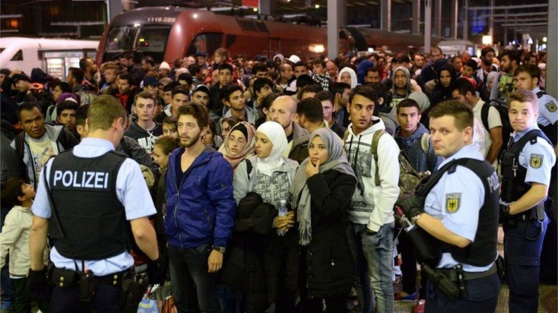 Германия реже бежанците 