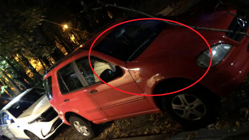 Шофьор паркира джипа си в столичния квартал "Лозенец", а когато се върна, изпадна в шок СНИМКА