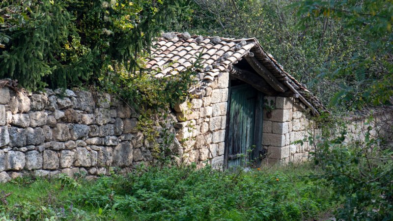 Малко и чаровно българско село смайва с красива природа 