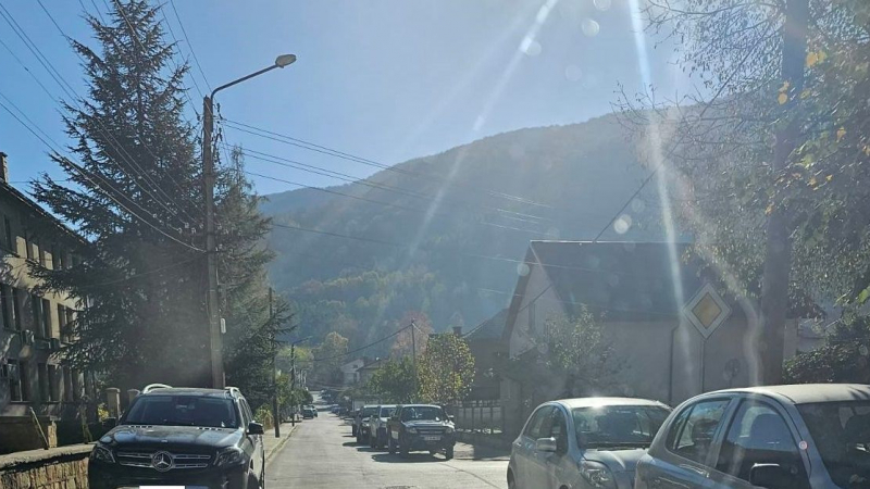 В първия частен град в България се агитират с черни джипове 