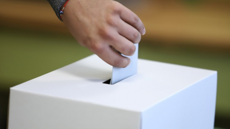 Политолог: Търговците на гласове се адаптирали към машинния вот