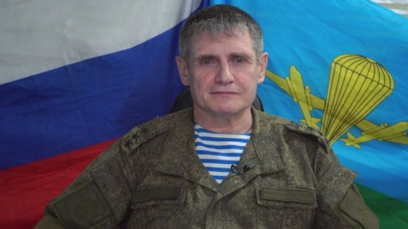 Докато е на фронта: Съпругата на руски генерал му изневерява с неговия брат СНИМКИ 18+