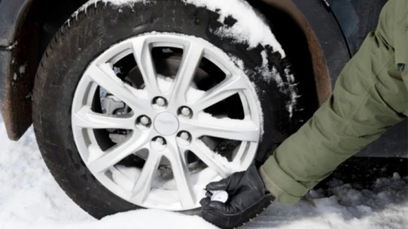 Важни 8 правила за помпане на гумите през зимата 
