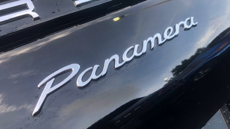 Porsche изуми всички с интериора на новата Panamera СНИМКИ 