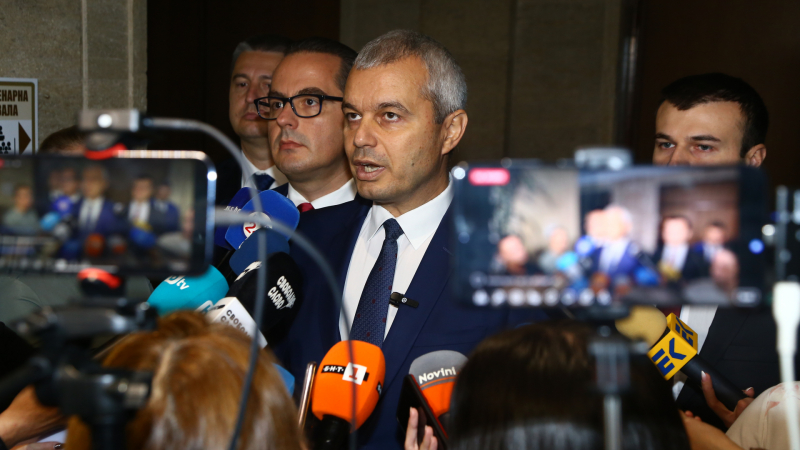 Костадинов хвърли бомба: В замяна на въздушен и воден Шенген България се е съгласила да...