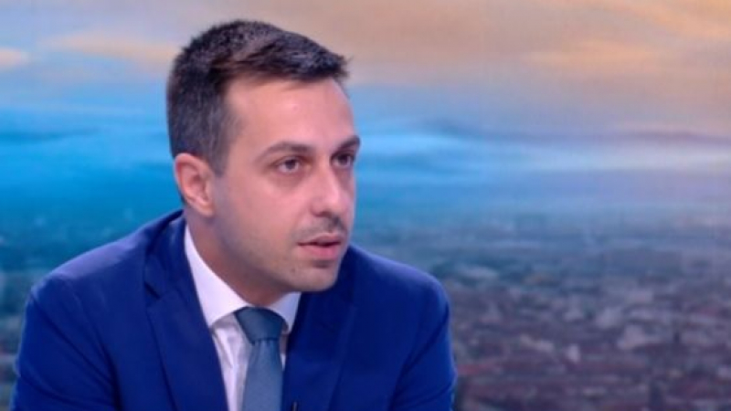 Цирк: Деян Николов захапа водещите на bTV, Цънцарова не може да схване гаврата