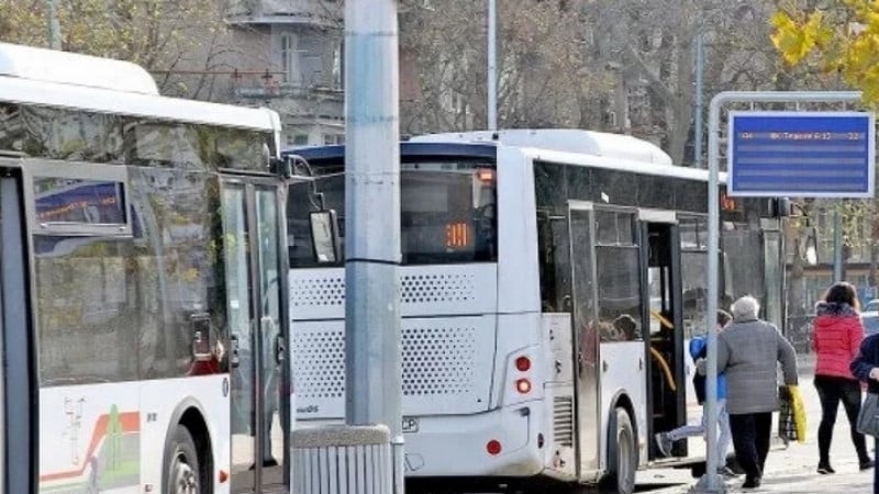 Градският транспорт в Пловдив се превърна в мелачка за пътници