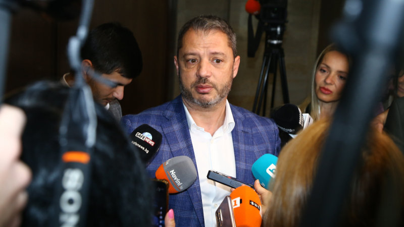 Делян Добрев с шокиращи подробности как ще пламне България заради "Лукойл"