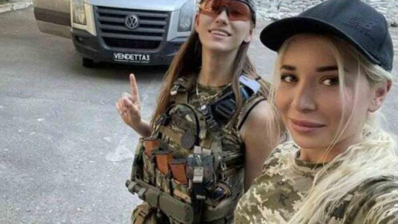 Млади снайперистки гинат на фронта в Украйна СНИМКИ 