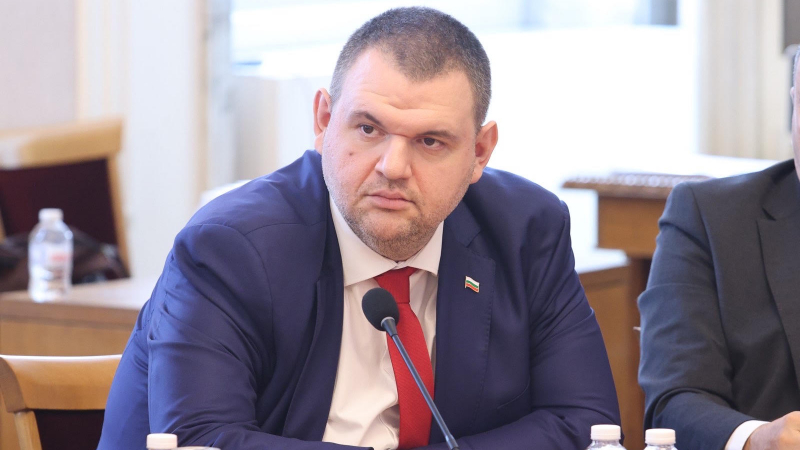 Делян Пеевски, председател на ПГ на ДПС: Всяка нерешителност и забавяне за имотите, обсебени от руското посолство, застрашават националния интерес