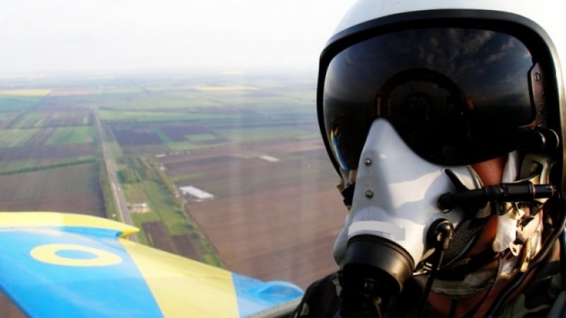 Украински пилот на изтребител избяга в Русия 