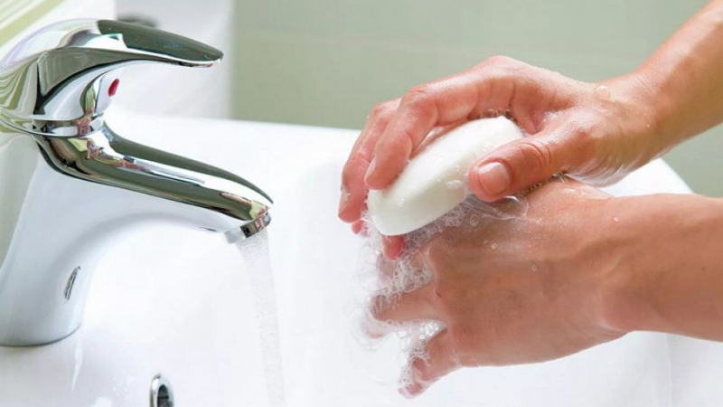 Всички допускаме тази грешка, когато си мием ръцете 