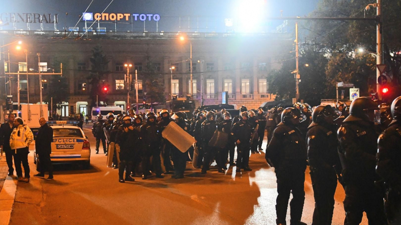 МВР с важно изявление за боя между агитките на футболния протест в София