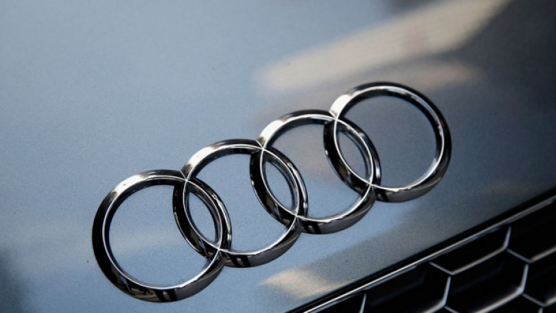 Шпиони заснеха новото Audi S5 на бензиностанция ВИДЕО 