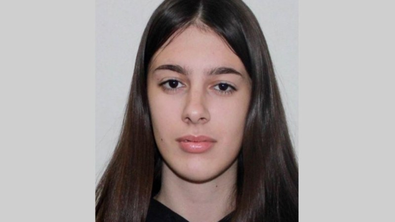 Мистерия! 14-г. девойка изчезна в Скопие, търсят я и у нас СНИМКА