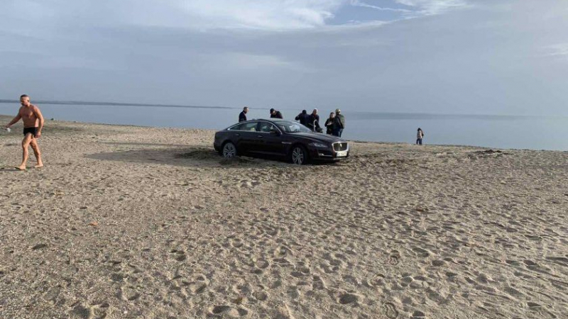 Украинката с Ягуара, затънал на плажа в Бургас, шокира с оправдание