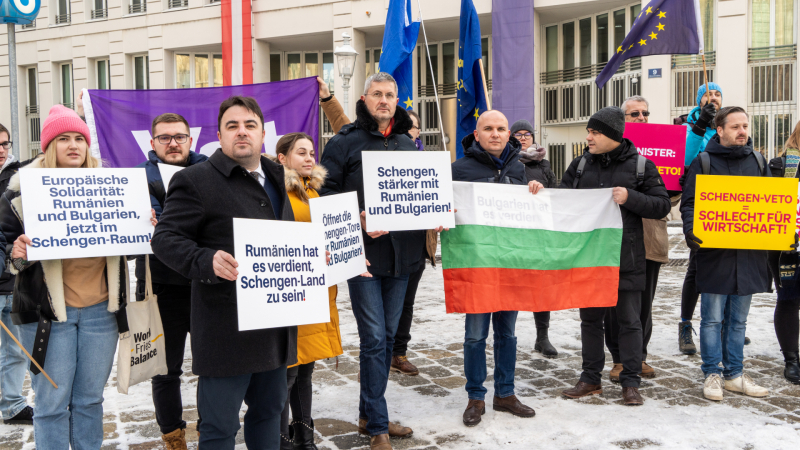 Илхан Кючюк развя трибагреник във Виена и показа защо трябва да влезем в Шенген СНИМКИ