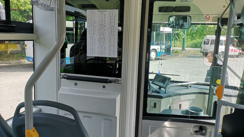 Жена смая мрежата: Ето така изглеждат автобусите във Враца СНИМКА 