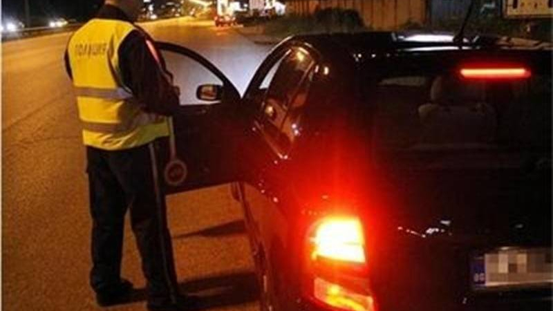 Строго наказание отнесоха родителите на 15 г. шофьор, спипан в София 