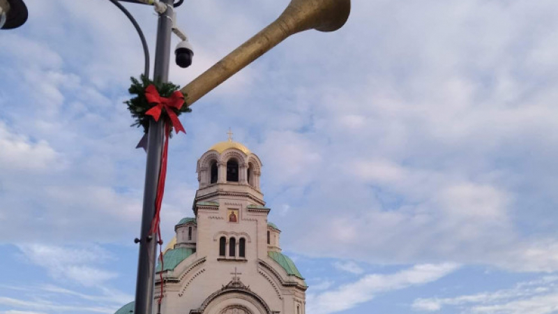 Известен адвокат разкри най-новото извращение в коледната украса на София