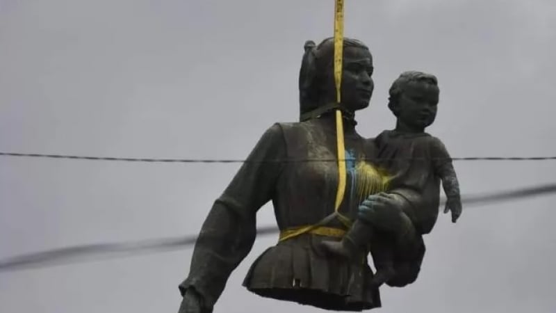 Варварско рязане с флекс: "Екзекутираха" и майката с детето на ПСА