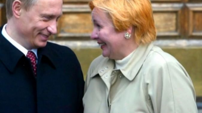 Младок топли леглото на бившата съпруга на Путин 