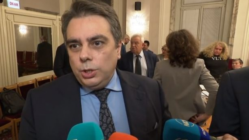 Депутатите с ключови корекции в бюджета, Асен Василев каза откъде ще дойдат парите 