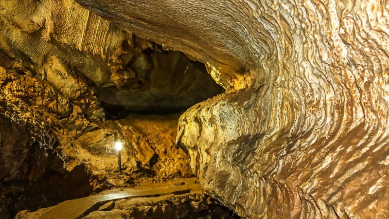 Урок по митология: Коя БГ пещера е вход към подземното царство на Хадес