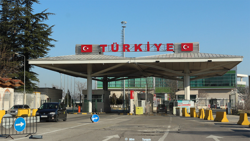 Турски митничари се ужасиха от българска пратка, която им съска в очите